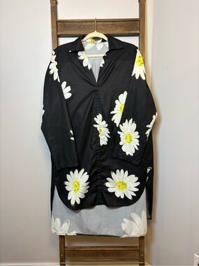 Black Floral Daisy Button-Up Tunic Top